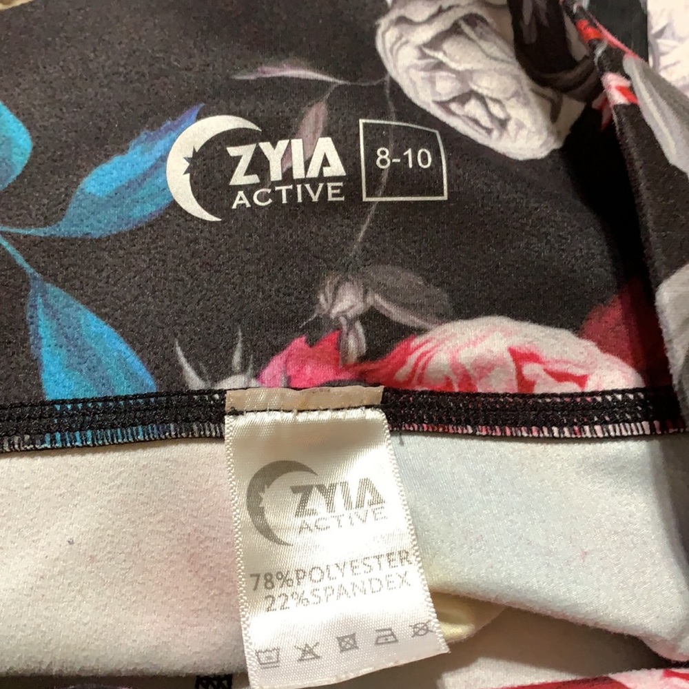 Zyia Flower Mesh Gem